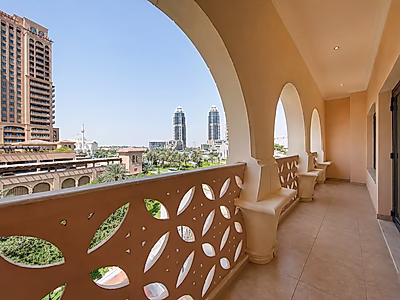 UPGRADED 1BR + OFFICE FOR SALE | THE PEARL