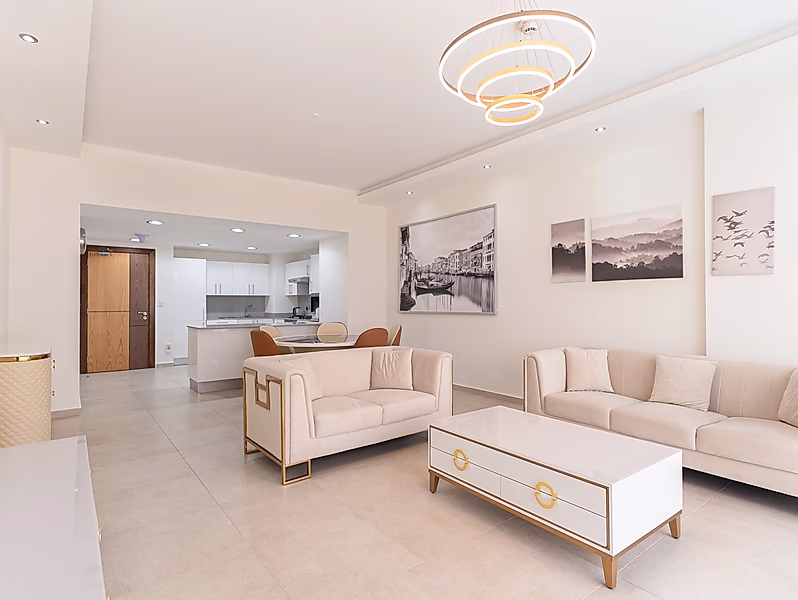 Chic 1BR Apartment with Modern Finishes - Photo 4