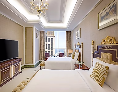 Stunning 4BR Apartment with Luxurious Finishes
