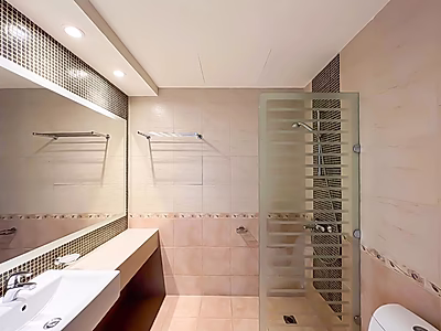 Spacious 3BR Retreat | High-End Finishes