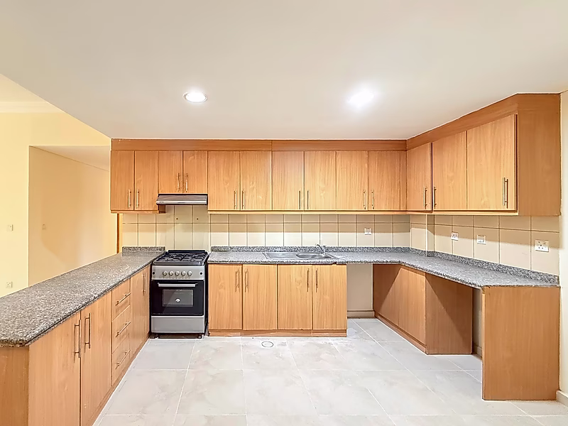Bright 3BR in Fox hills with Title deed - Photo 4