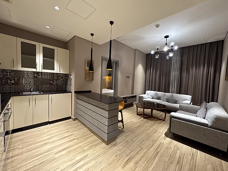 WITH BILLS! STYLISH 1-BEDROOM APARTMENT | BIN MAHMOUD - Photo 1