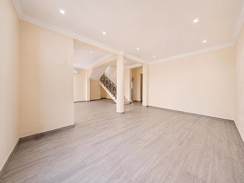 Free hold Residential Villas for Sale – AL SAKHAMA - Photo 2