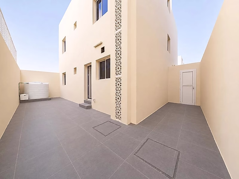 Free hold Residential Villas for Sale – AL SAKHAMA - Photo 11