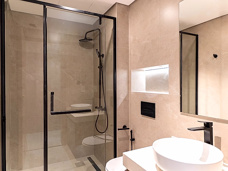 LUXURY BEACHFRONT TOWNHOUSE | BRAND NEW 2BR+MAID IN LUSAIL - Photo 29