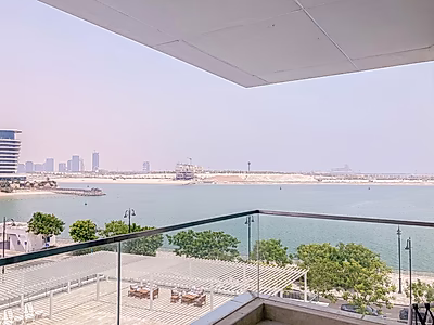 BILLS IN! ATTRACTIVE 1-BR APARTMENT WITH MODERN ELEGANCE