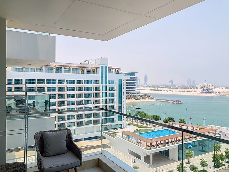 BILLS IN! ATTRACTIVE 1-BR APARTMENT WITH MODERN ELEGANCE - Photo 13