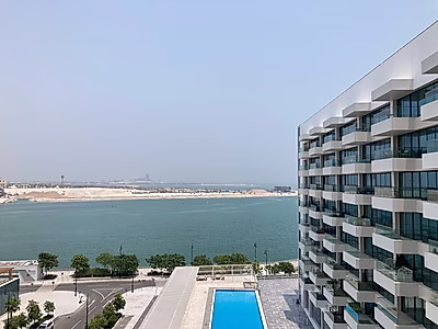 BILLS IN! ATTRACTIVE 1-BR APARTMENT WITH MODERN ELEGANCE