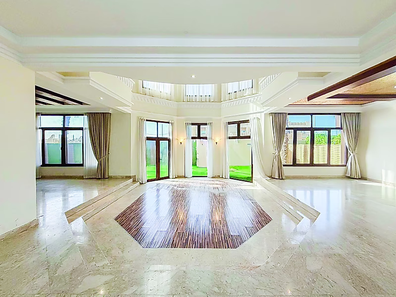 STUNNING 5-BEDROOM ELEGANCE AWAITS - Photo 1