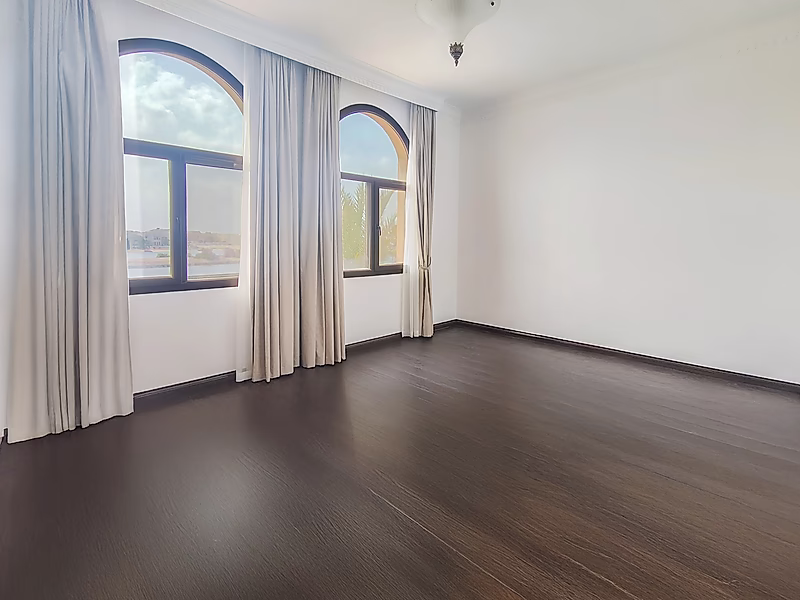STUNNING 5-BEDROOM ELEGANCE AWAITS - Photo 9