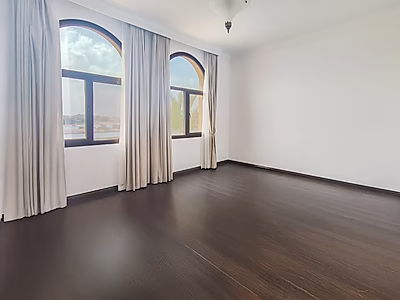 STUNNING 5-BEDROOM ELEGANCE AWAITS