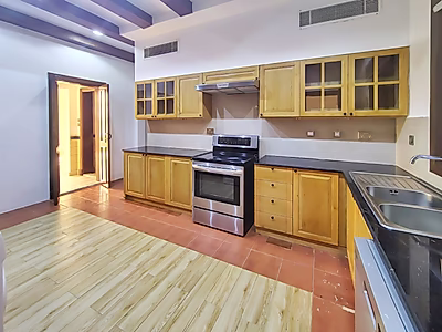 STUNNING 5-BEDROOM ELEGANCE AWAITS