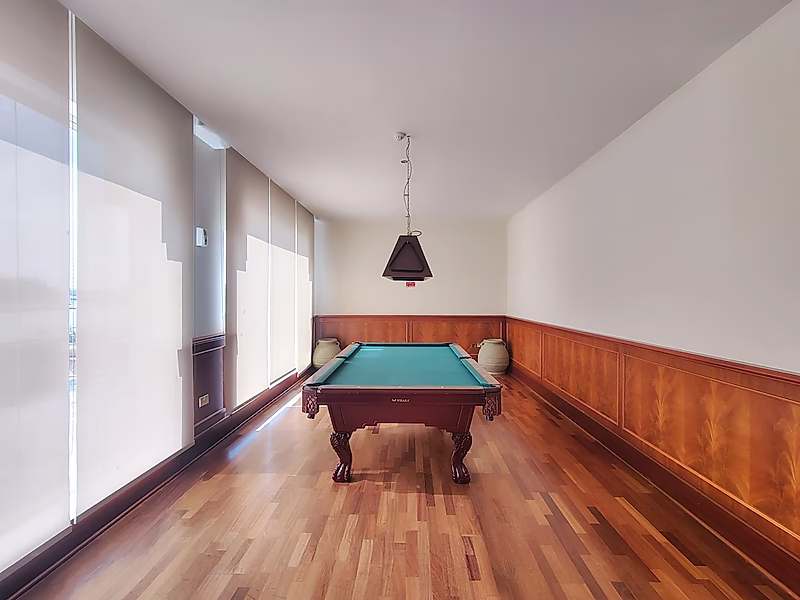 STUNNING 5-BEDROOM ELEGANCE AWAITS - Photo 18
