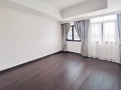 STUNNING 5-BEDROOM ELEGANCE AWAITS