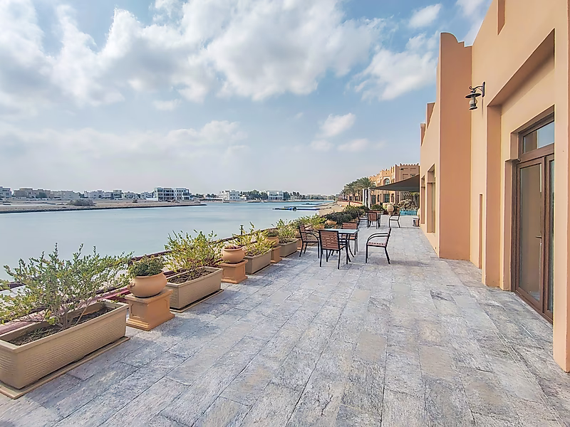 STUNNING 5-BEDROOM ELEGANCE AWAITS - Photo 26