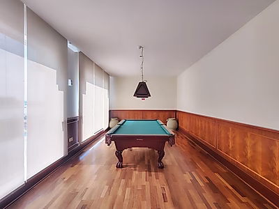STUNNING 5-BEDROOM ELEGANCE AWAITS