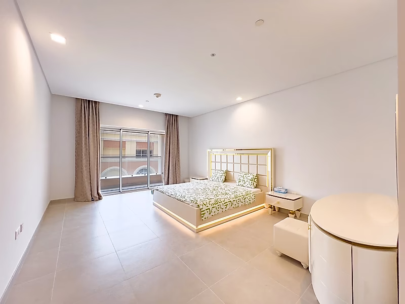 Premium 1-Bedroom Apartment | Beach & Pool View | Tenanted Investment Opportunity - Photo 8