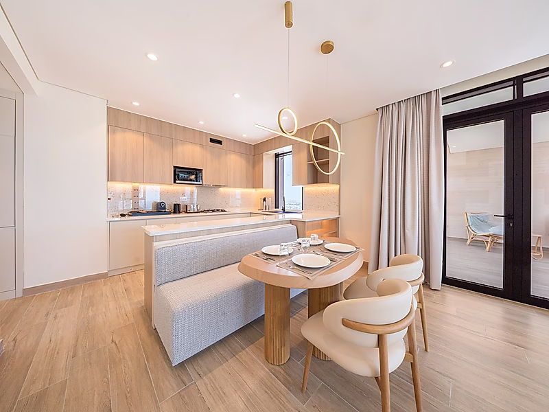 Luxury BEACH ACCESS Living | 1BR - Photo 3