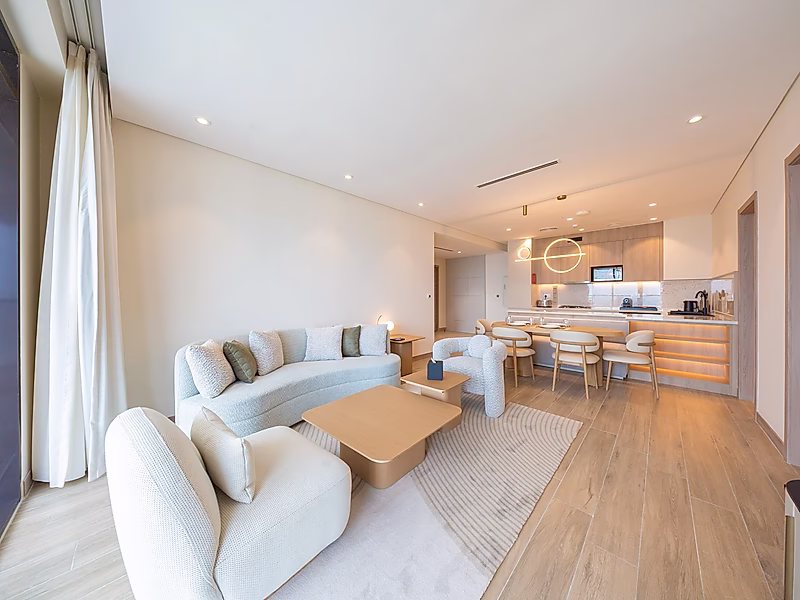 Luxurious BEACH ACCESS 2BR Oasis with Skyline Views - Photo 4