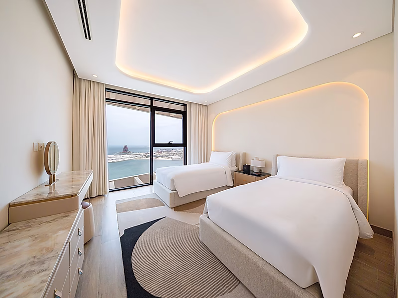 Luxurious BEACH ACCESS 2BR Oasis with Skyline Views - Photo 10