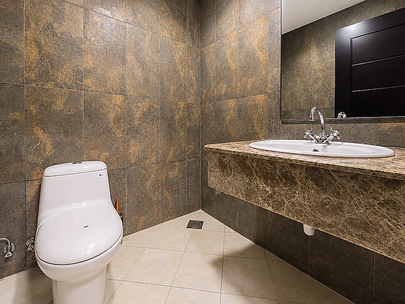 Spacious 1-Bedroom in Premium Tower | Balcony & Luxury Living - Photo 4