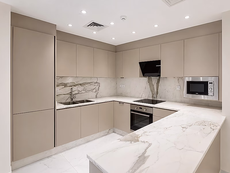 Move-In Ready | High-End Renovation | Prime 2 BR - Porto Arabia - Photo 2