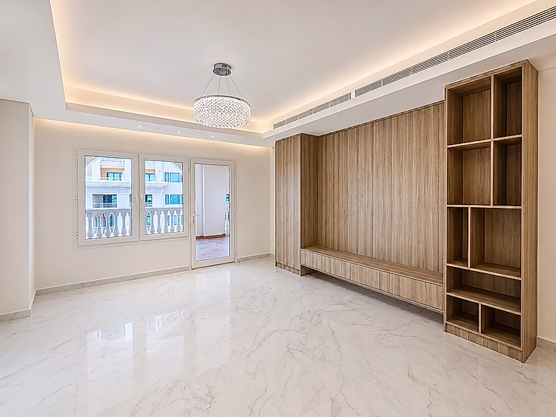 Move-In Ready | High-End Renovation | Prime 2 BR - Porto Arabia - Photo 4