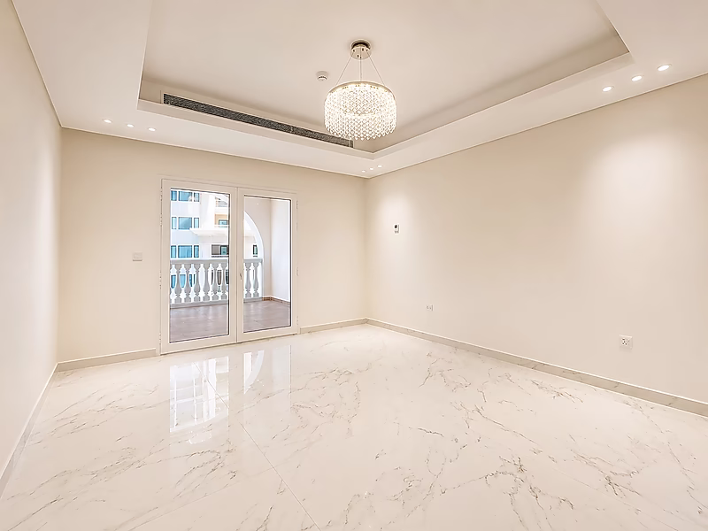 Move-In Ready | High-End Renovation | Prime 2 BR - Porto Arabia - Photo 6