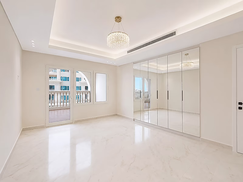 Move-In Ready | High-End Renovation | Prime 2 BR - Porto Arabia - Photo 7