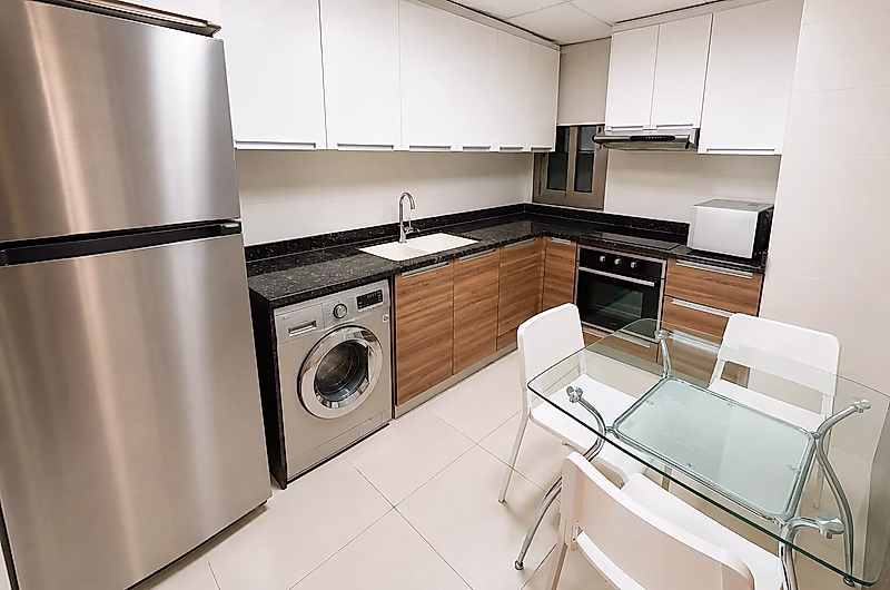 BILLS IN! MODERN 2-BEDROOM WITH ELEGANT FINISHES - Photo 3