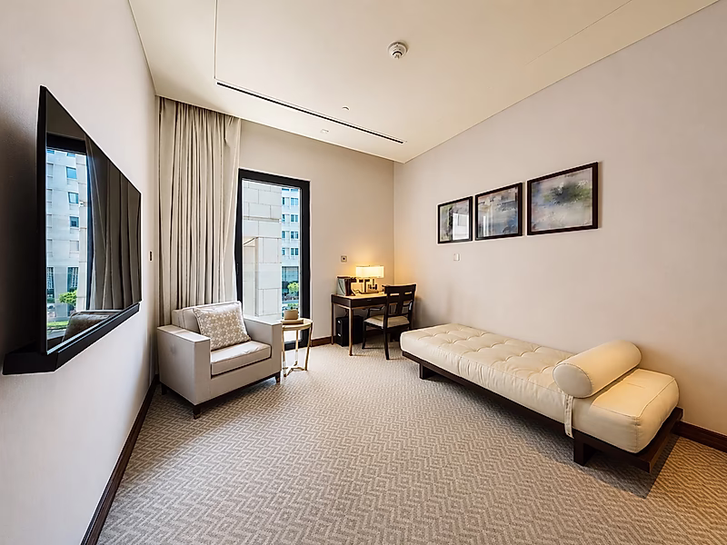 LUXURIOUS 2-BEDROOM + STUDY WITH PREMIUM FINISHES - Photo 3