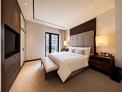 LUXURIOUS 2-BEDROOM + STUDY WITH PREMIUM FINISHES