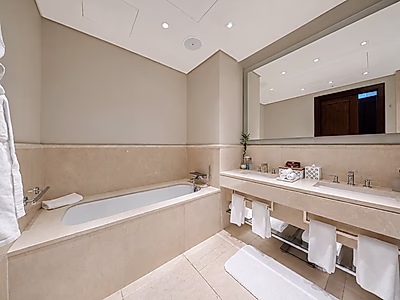LUXURIOUS 2-BEDROOM + STUDY WITH PREMIUM FINISHES