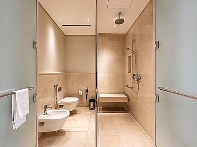 LUXURIOUS 2-BEDROOM + STUDY WITH PREMIUM FINISHES