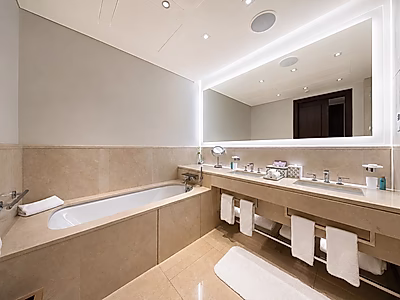 LUXURIOUS 2-BEDROOM + STUDY WITH PREMIUM FINISHES