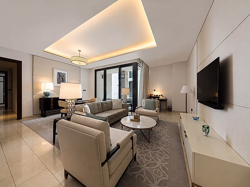 ELEGANTLY STYLED! 2-BEDS WITH COZY AMBIANCE - Photo 1