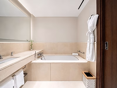 ELEGANTLY STYLED! 2-BEDS WITH COZY AMBIANCE