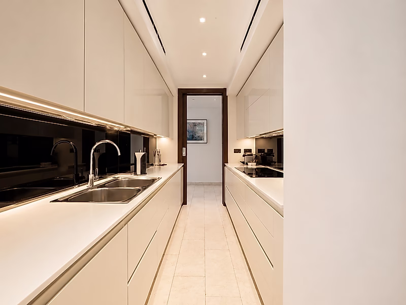 PRESTIGIOUS FAMILY LIVING! 4-BR DUPLEX APARTMENT - Photo 7