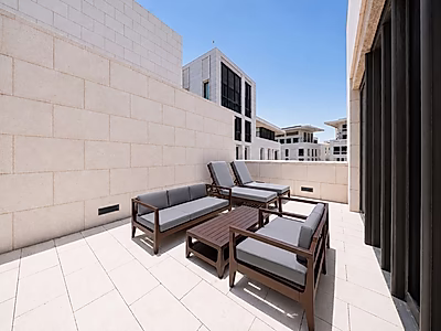 PRESTIGIOUS FAMILY LIVING! 4-BR DUPLEX APARTMENT