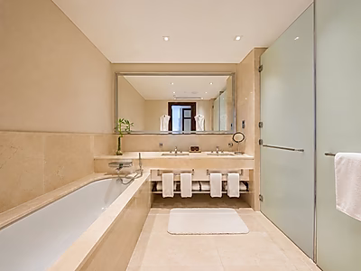 PRESTIGIOUS FAMILY LIVING! 4-BR DUPLEX APARTMENT