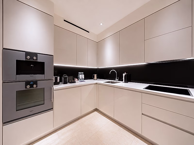 ELEGANT CITY LIVING! SPACIOUS 3-BR WITH BALCONY - Photo 8