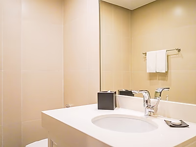 EXECUTIVE! ALL INCLUSIVE 1BR SERVICED APARTMENT | WESTBAY