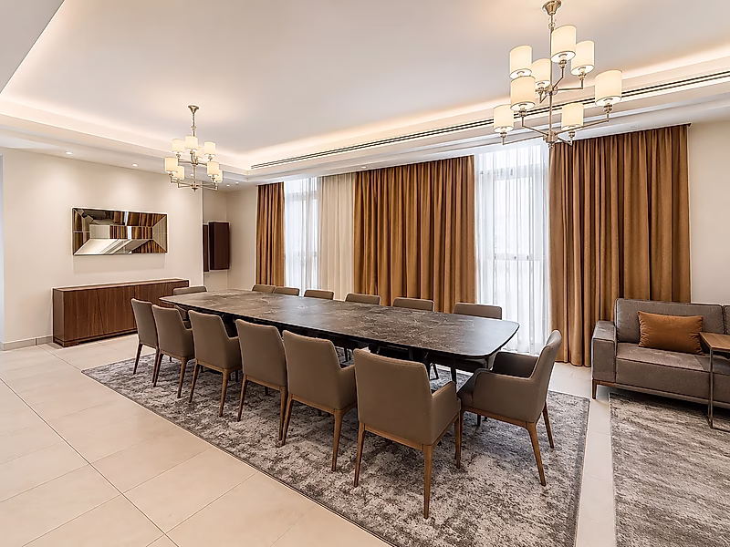 5-Bedroom Penthouse with Panoramic Qatar Views & 5-Star Amenities - Photo 1