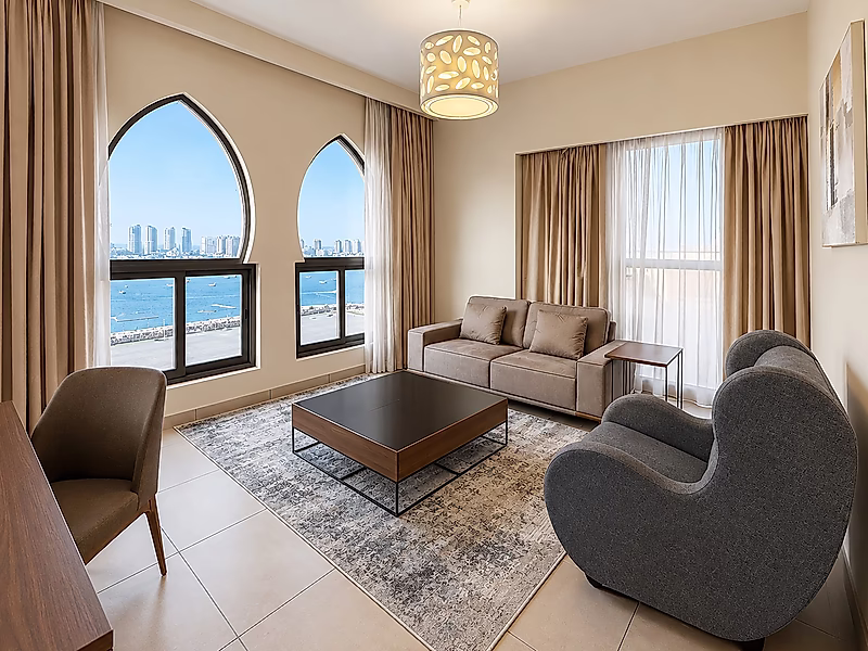 5-Bedroom Penthouse with Panoramic Qatar Views & 5-Star Amenities - Photo 5