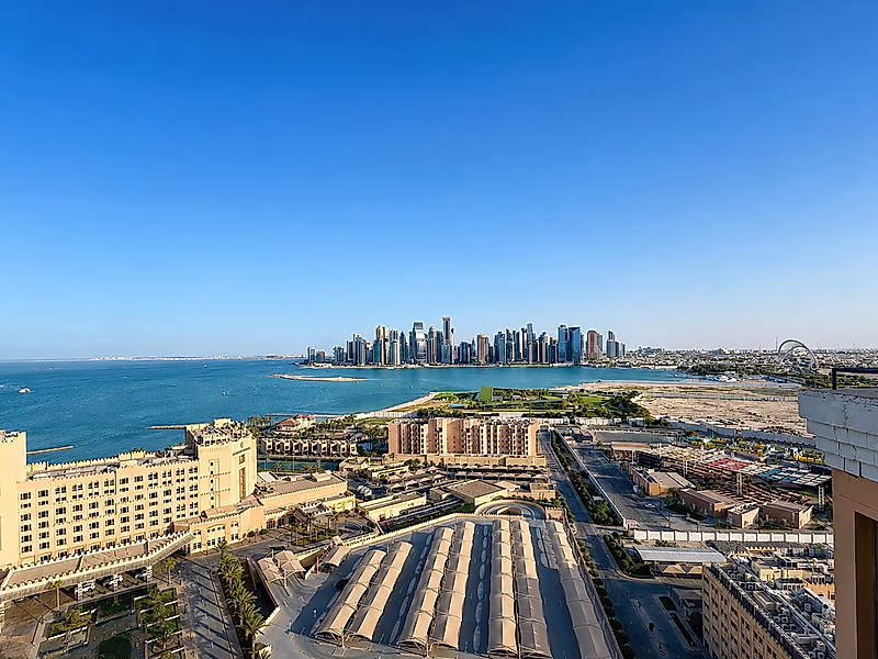 5-Bedroom Penthouse with Panoramic Qatar Views & 5-Star Amenities - Photo 10