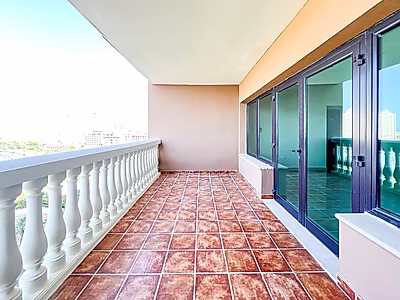 3-Bedroom Semi-Furnished Apartment for Rent in Porto Arabia