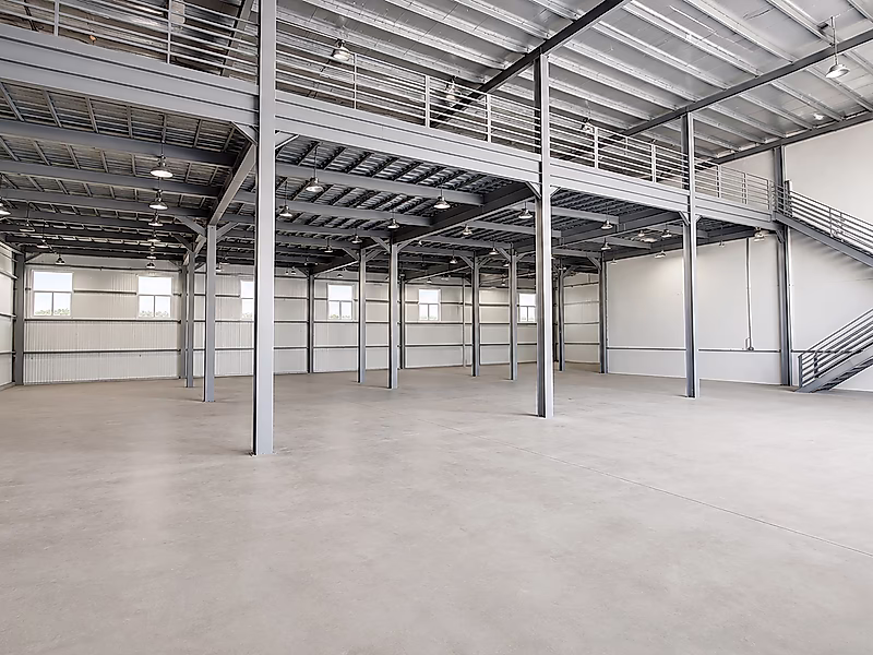 Warehouse for Rent Birkat Al Awamer 2000 SQM - Photo 4