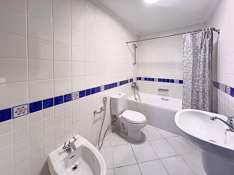 Fully Furnished 1-Bedroom | Sea & Marina Views | West Bay - Photo 4