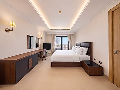 Elevated Living in Porto Arabia – Premium Fully Furnished 1-Bedroom Apartment