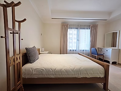 Fully Furnished 2-Bedroom Apartment – Porto Arabia with Marina-View Balcony